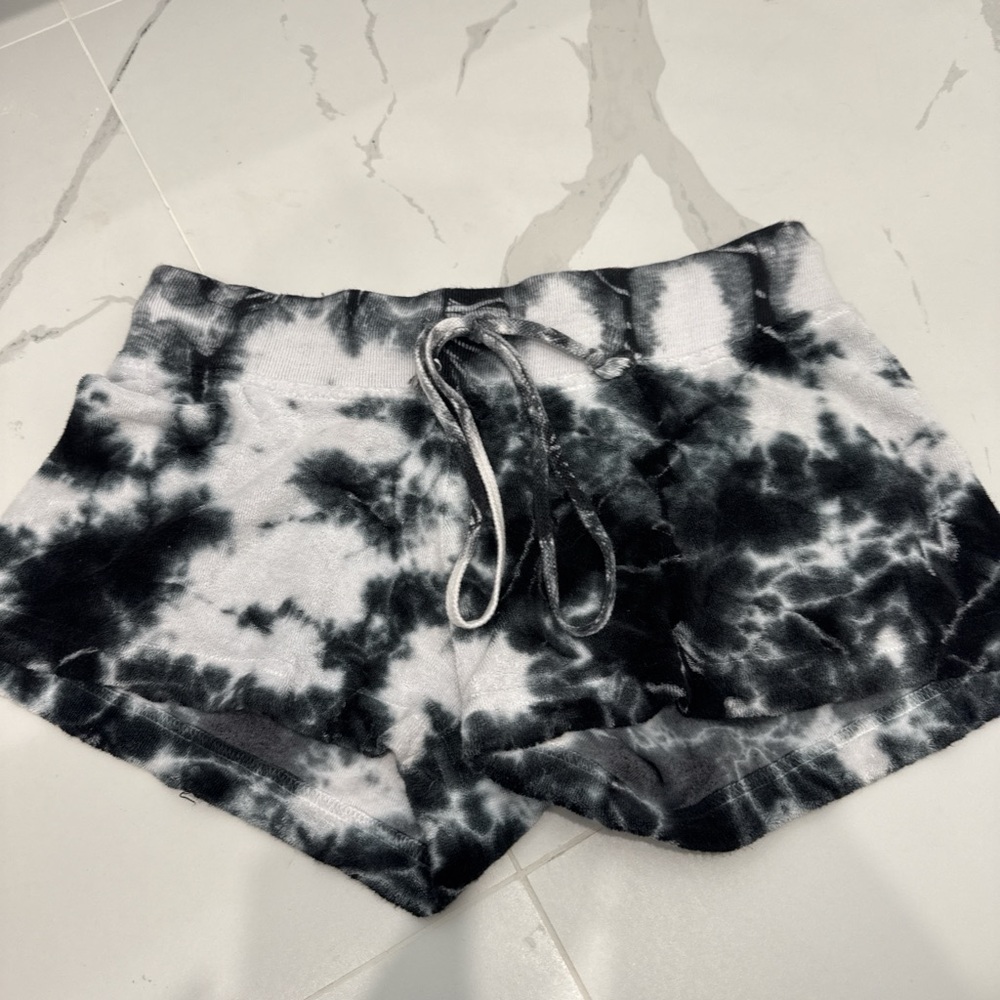 Tie-Dye Black and White Women's Shorts